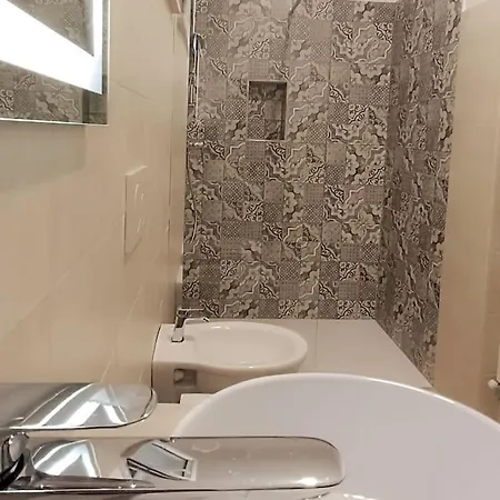 La Perla, Comfort E Relax Vignacastrisi