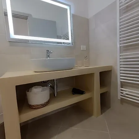 La Perla, Comfort E Relax Nyaraló Vignacastrisi