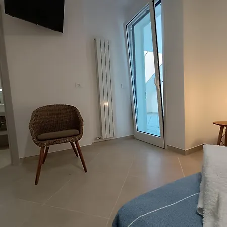 Nyaraló La Perla, Comfort E Relax Vignacastrisi