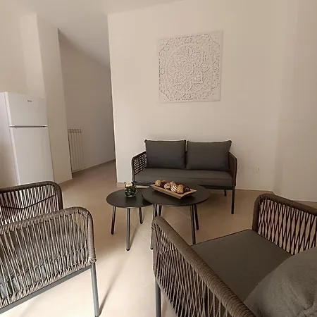 La Perla, Comfort E Relax Vignacastrisi